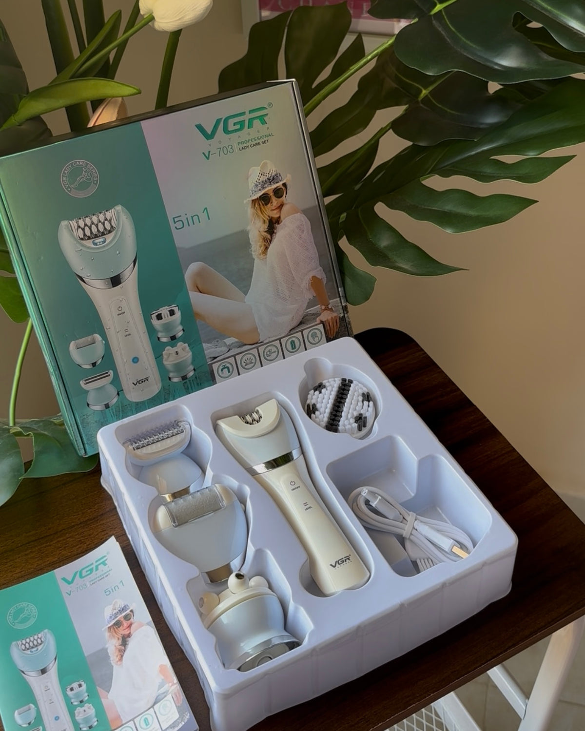 طقم العناية المتكامل للسيدات 5 في 1 من VGR (موديل V-703) - لإزالة الشعر والعناية بالبشرة